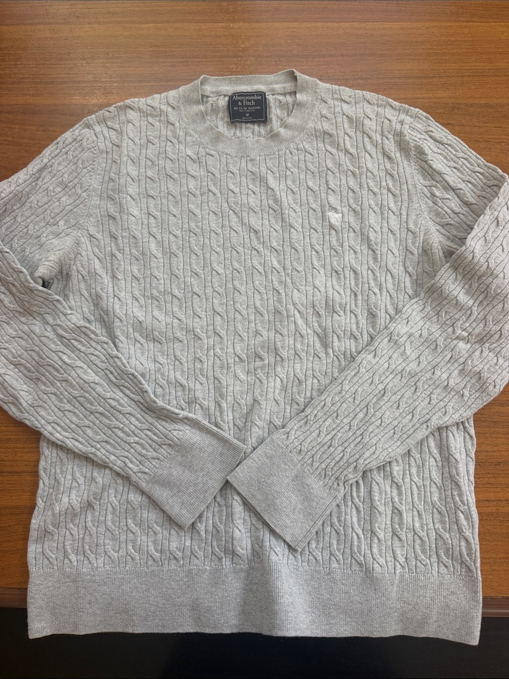 Abercrombie & Fitch Men's Light Gray Cable-Knit Crewneck Sweater